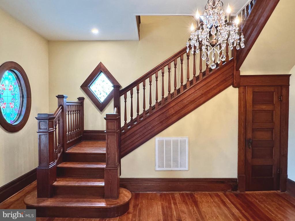 107 Poplar St