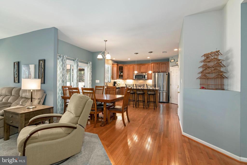 201 Hibiscus Ln