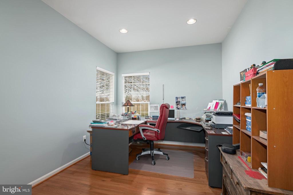 201 Hibiscus Ln
