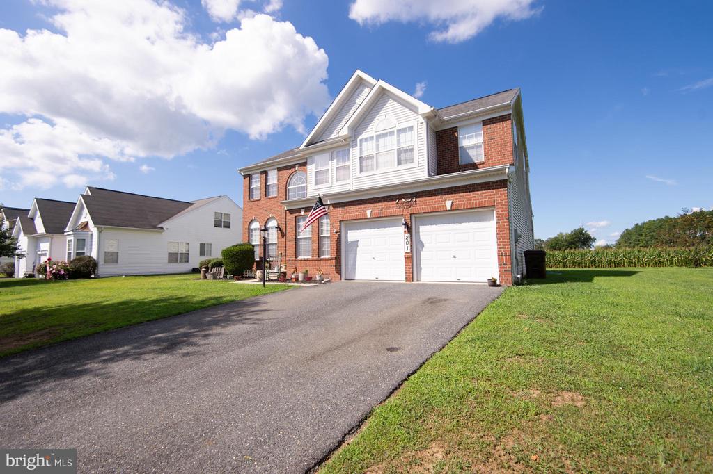201 Hibiscus Ln