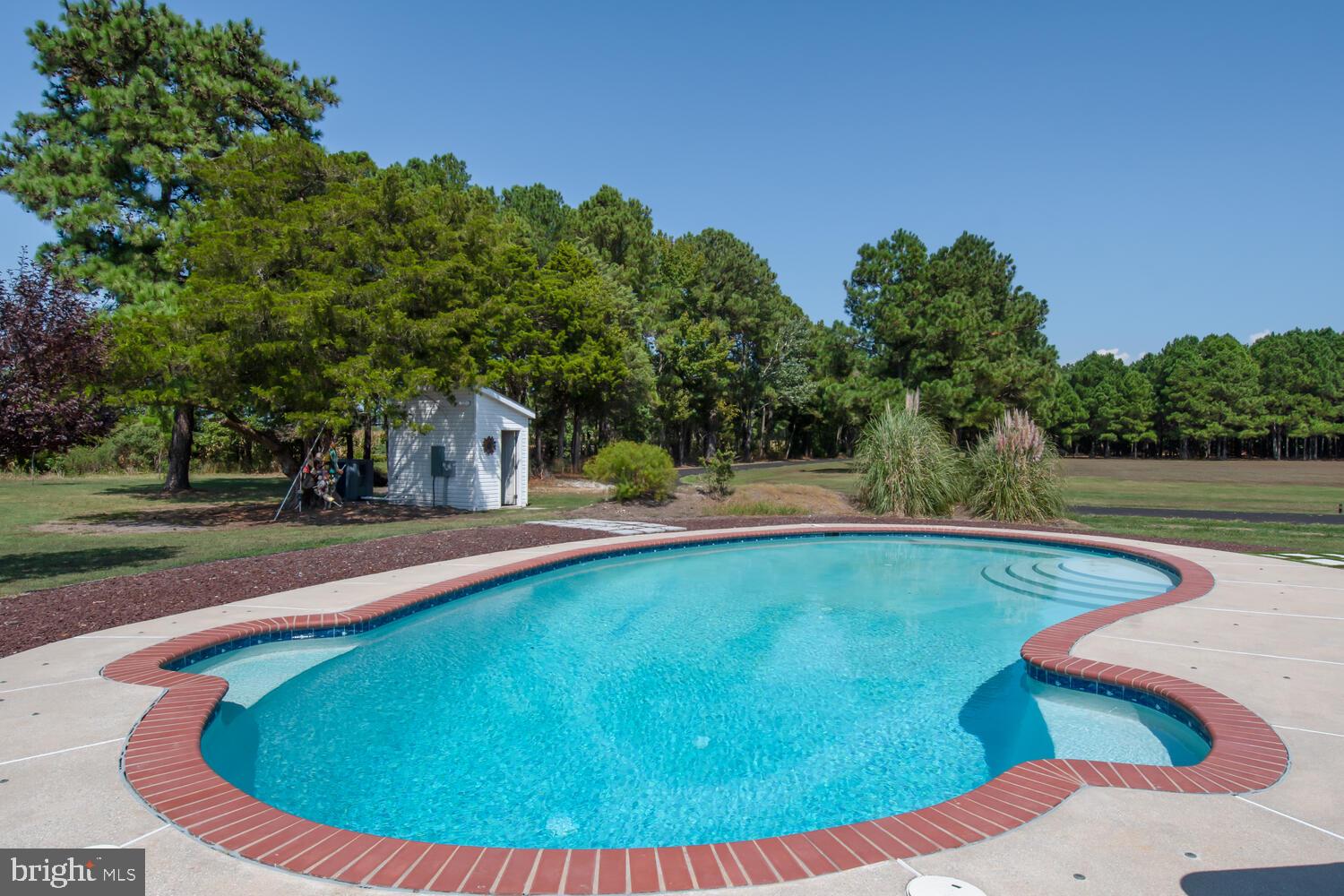 5476 Ragged Point Rd