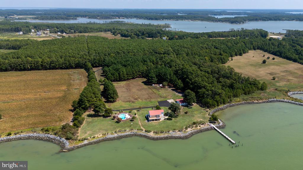 5476 Ragged Point Rd