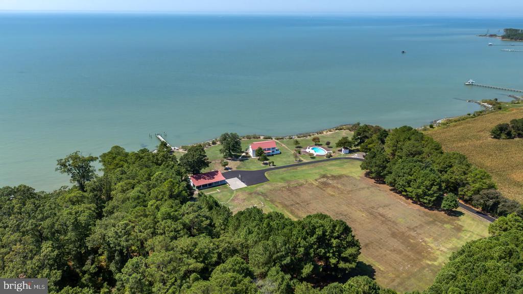 5476 Ragged Point Rd