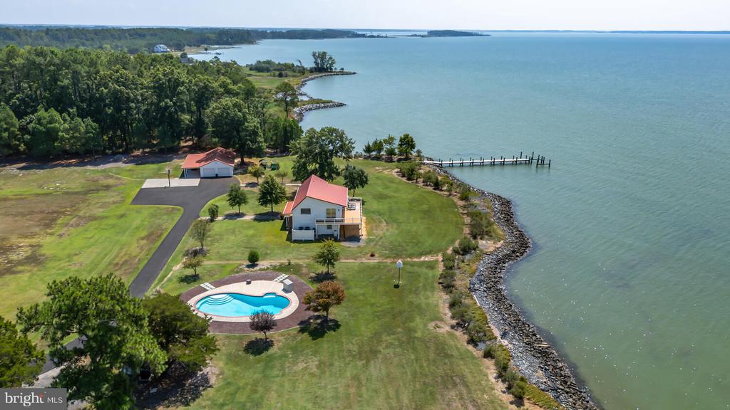 5476 Ragged Point Rd