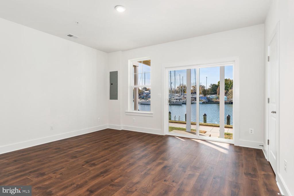 34 Riverside Wharf