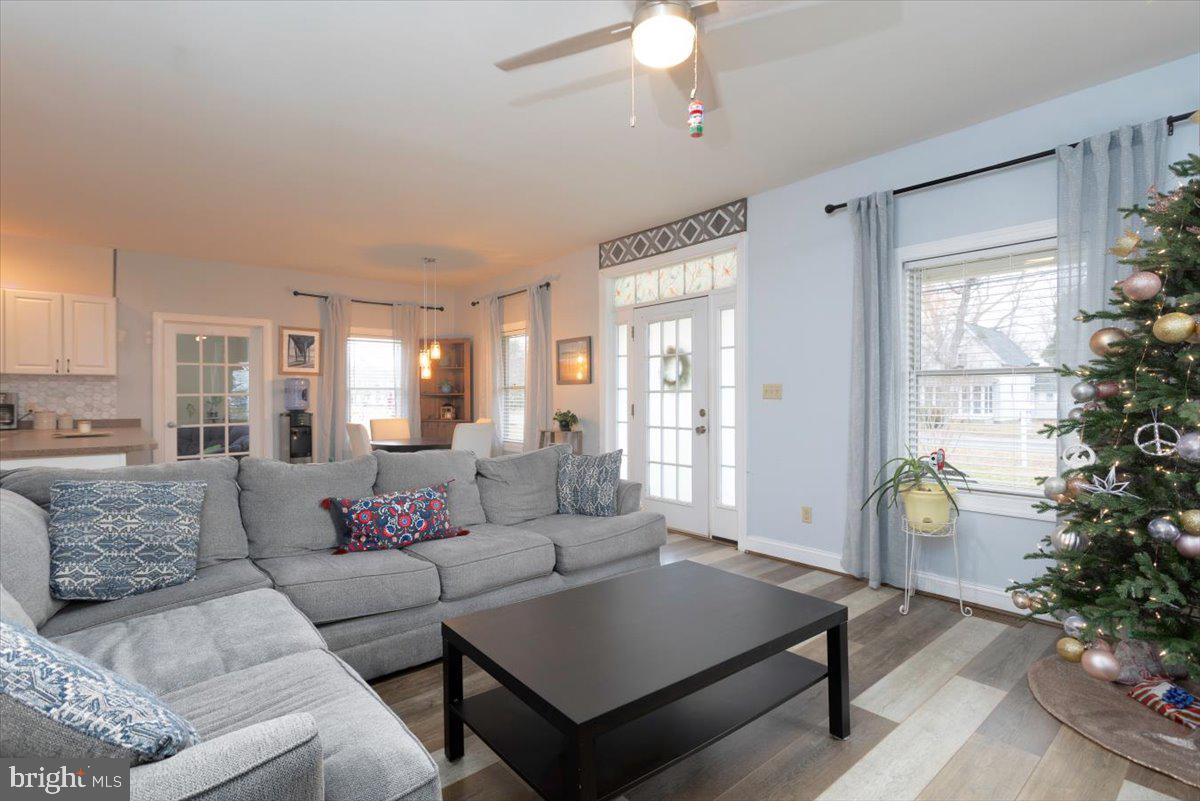 305 Railroad Ave