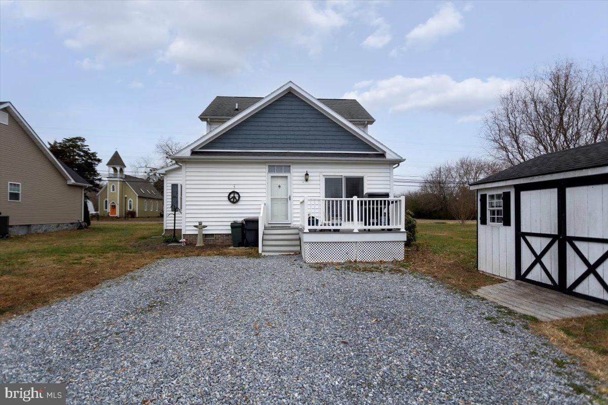 305 Railroad Ave