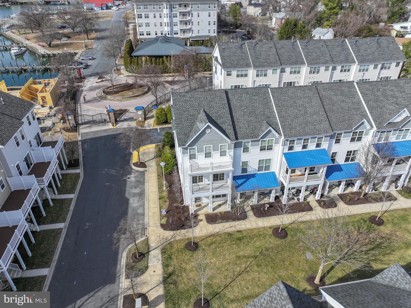 101 Sailors Ln #101