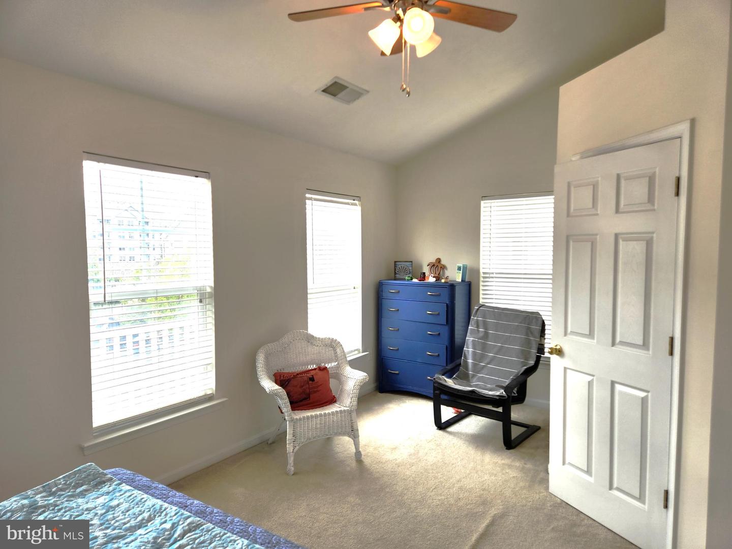 101 Sailors Ln #101