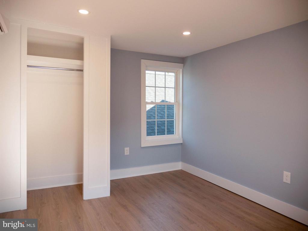 221 HAYWARD ST