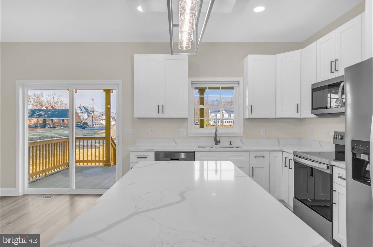 202 Manning Ln