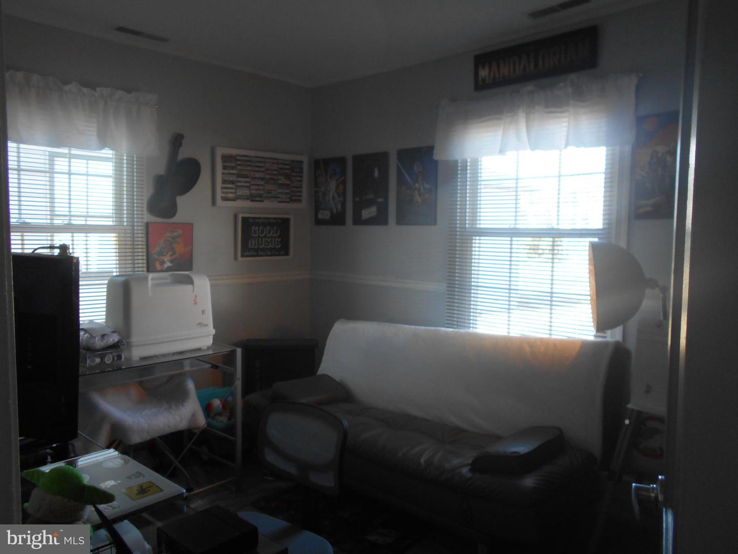 303 Bayly Ave