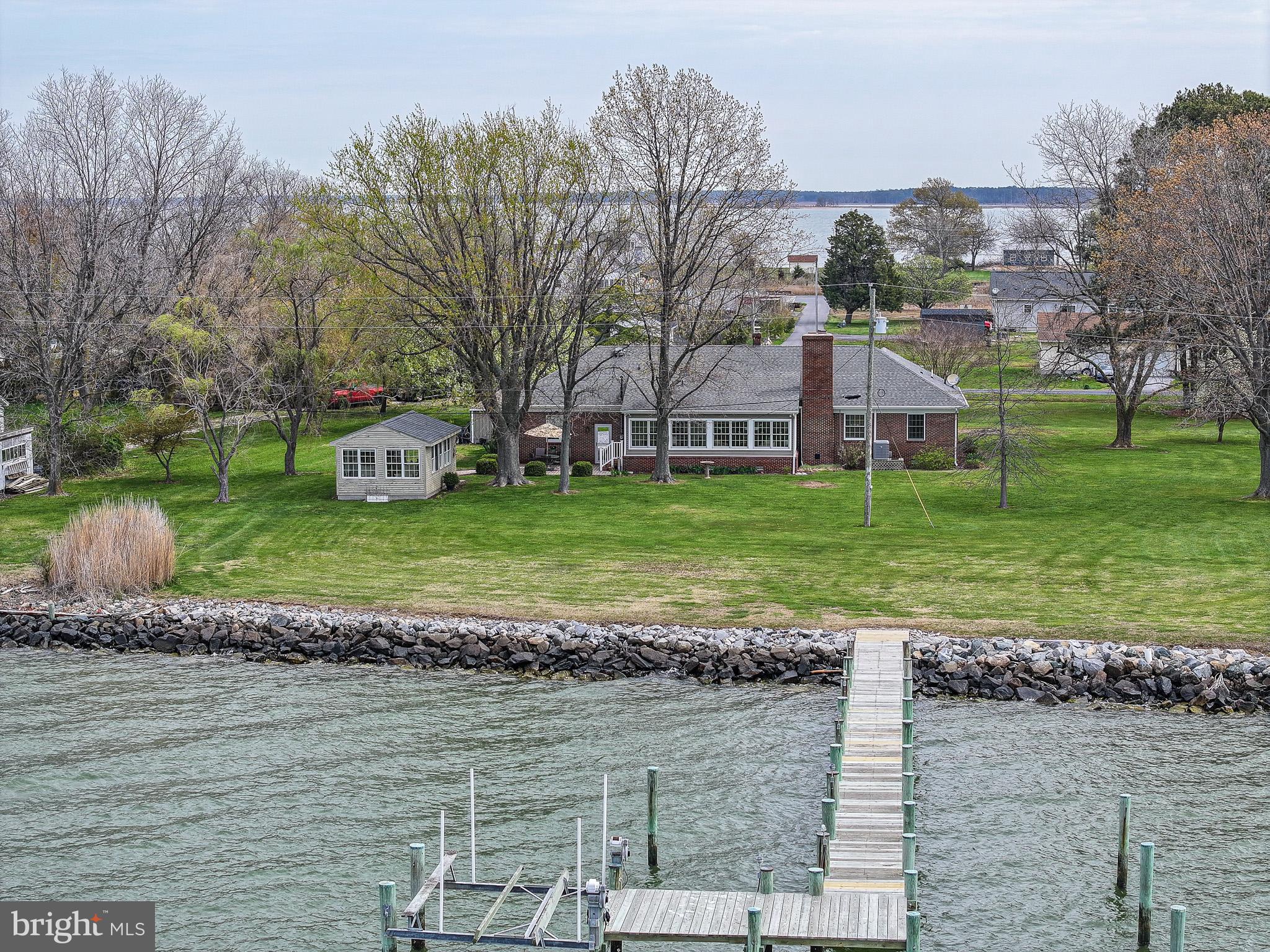 1226 Horse Point Rd