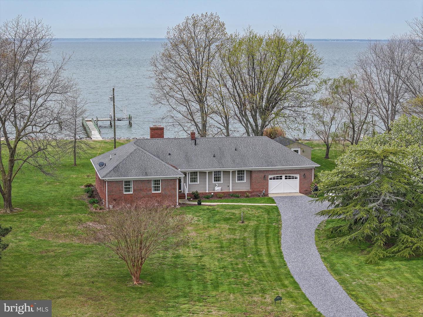 1226 Horse Point Rd