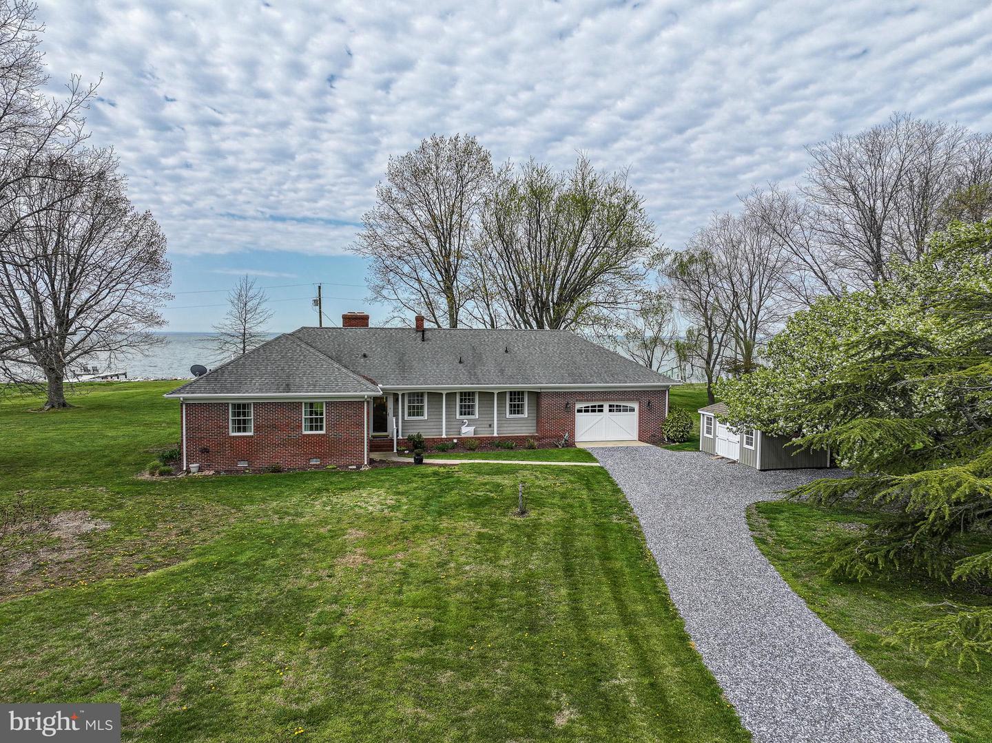 1226 Horse Point Rd