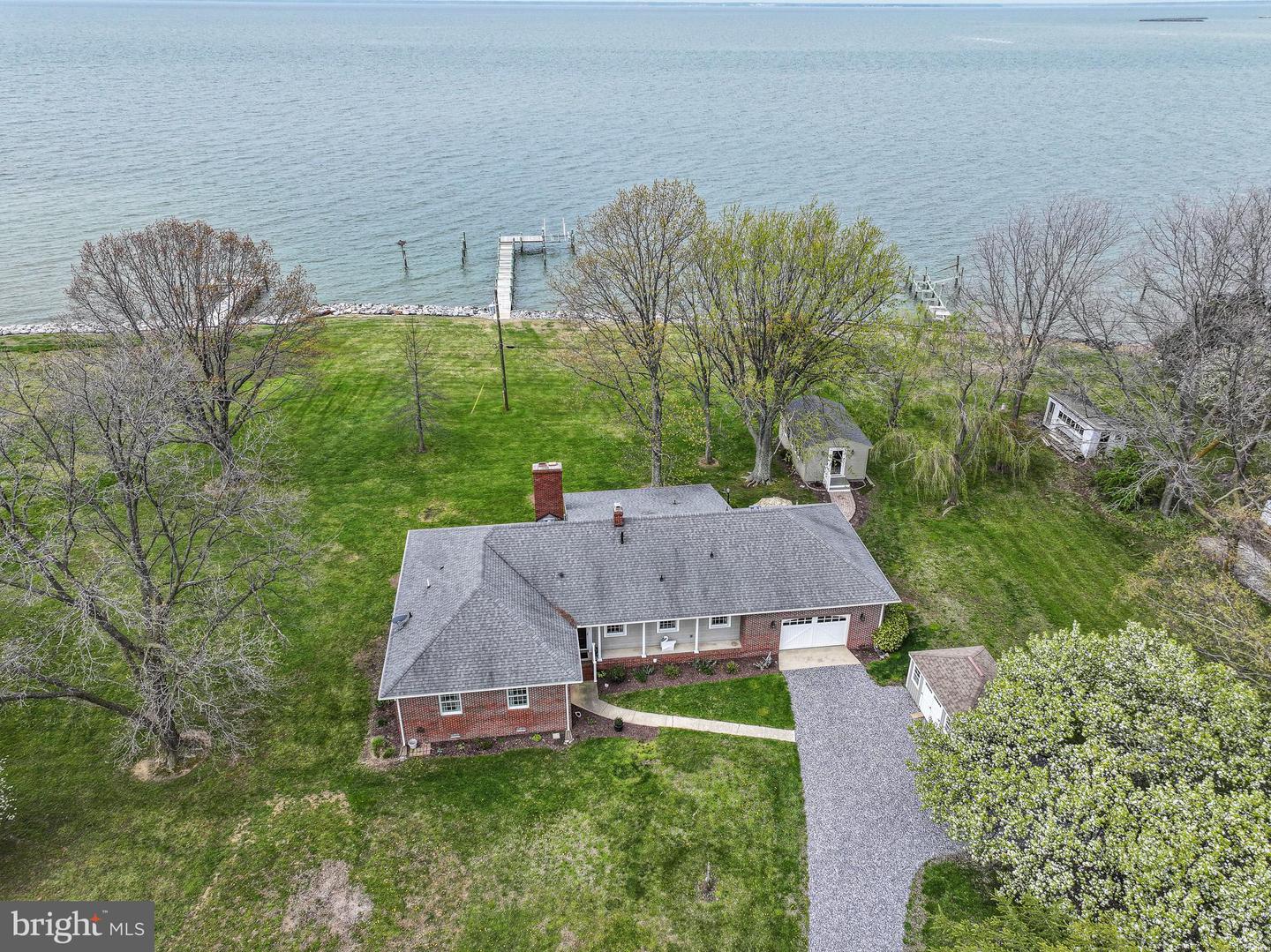 1226 Horse Point Rd