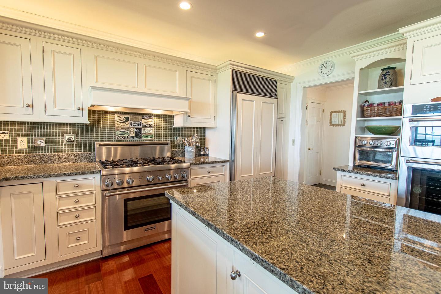 1226 Horse Point Rd