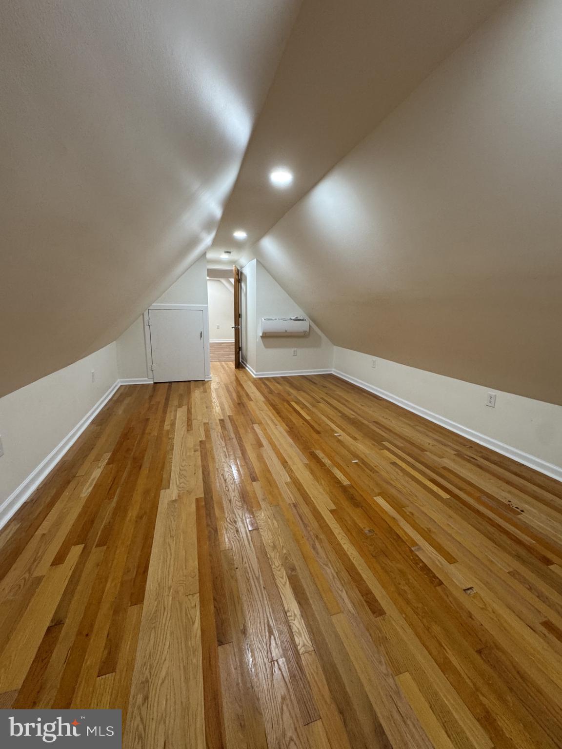 205 OAKLEY ST #3