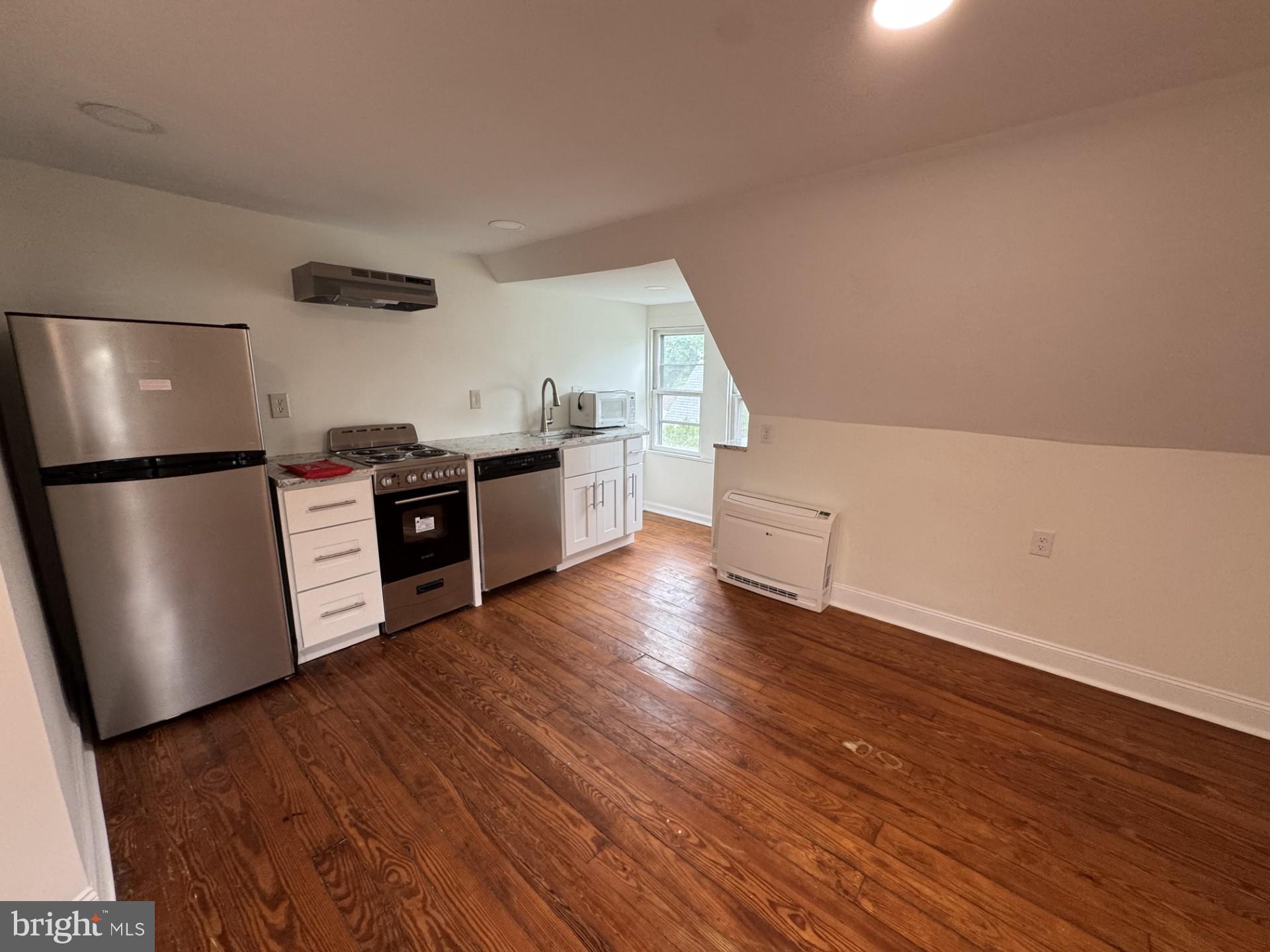 205 OAKLEY ST #3