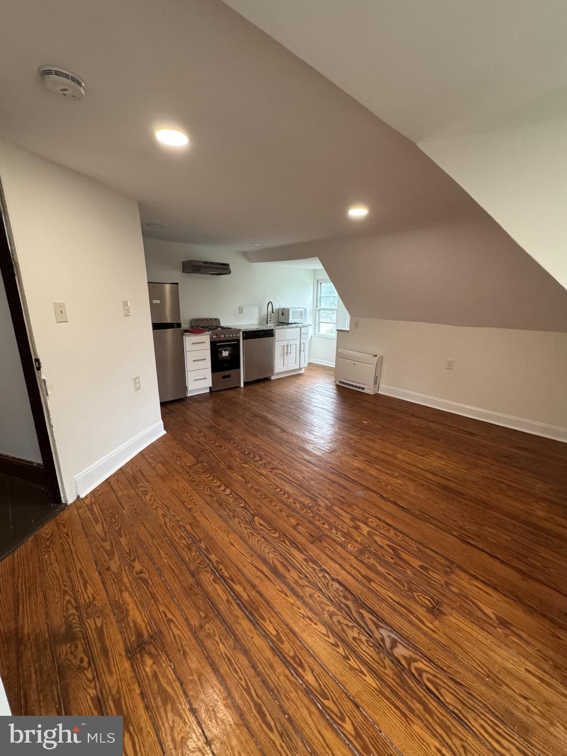 205 OAKLEY ST #3