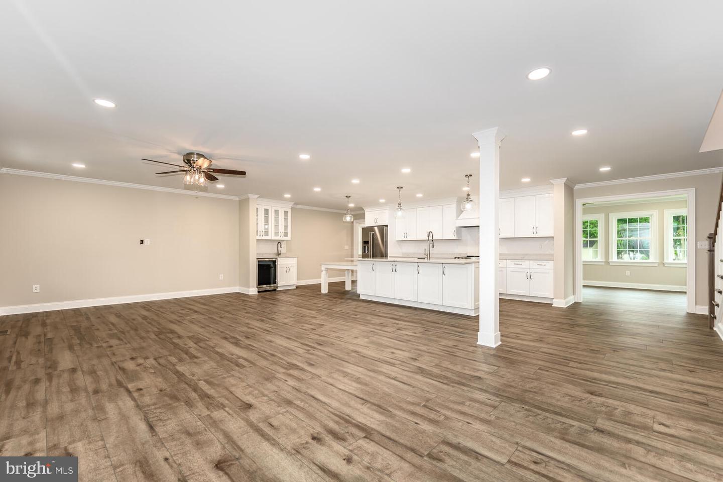 405 Collins Ave
