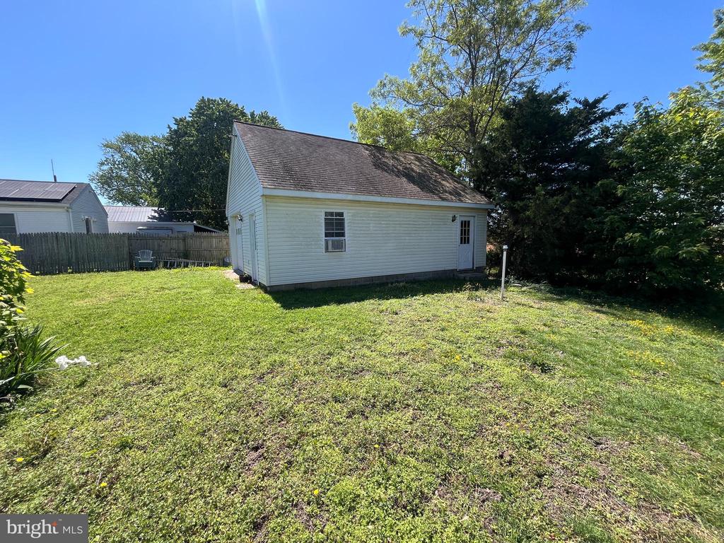 214 E Appleby Ave