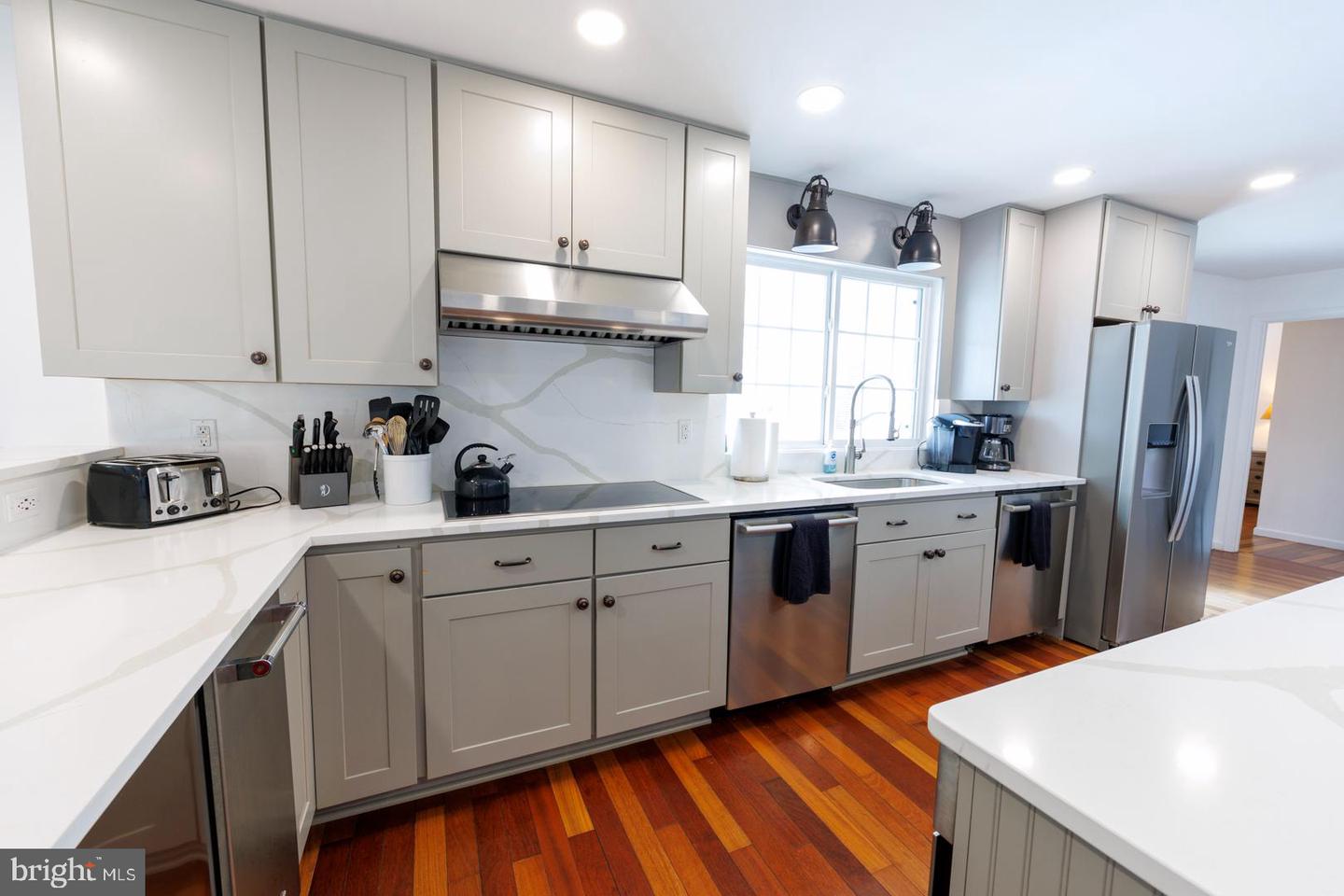 1313 Broadview Dr