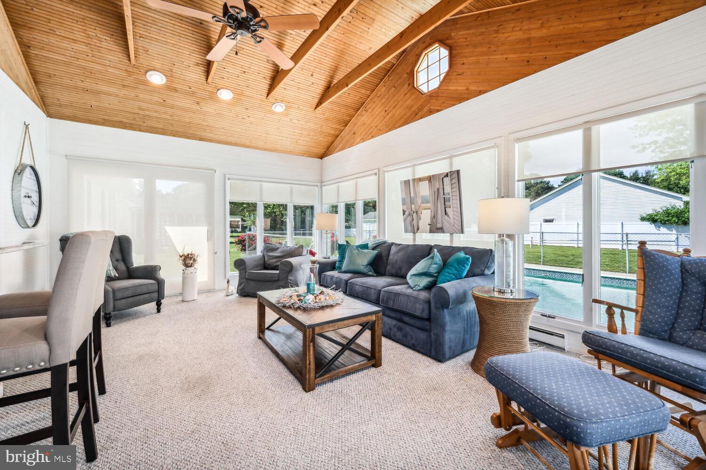 3 Oriole Dr