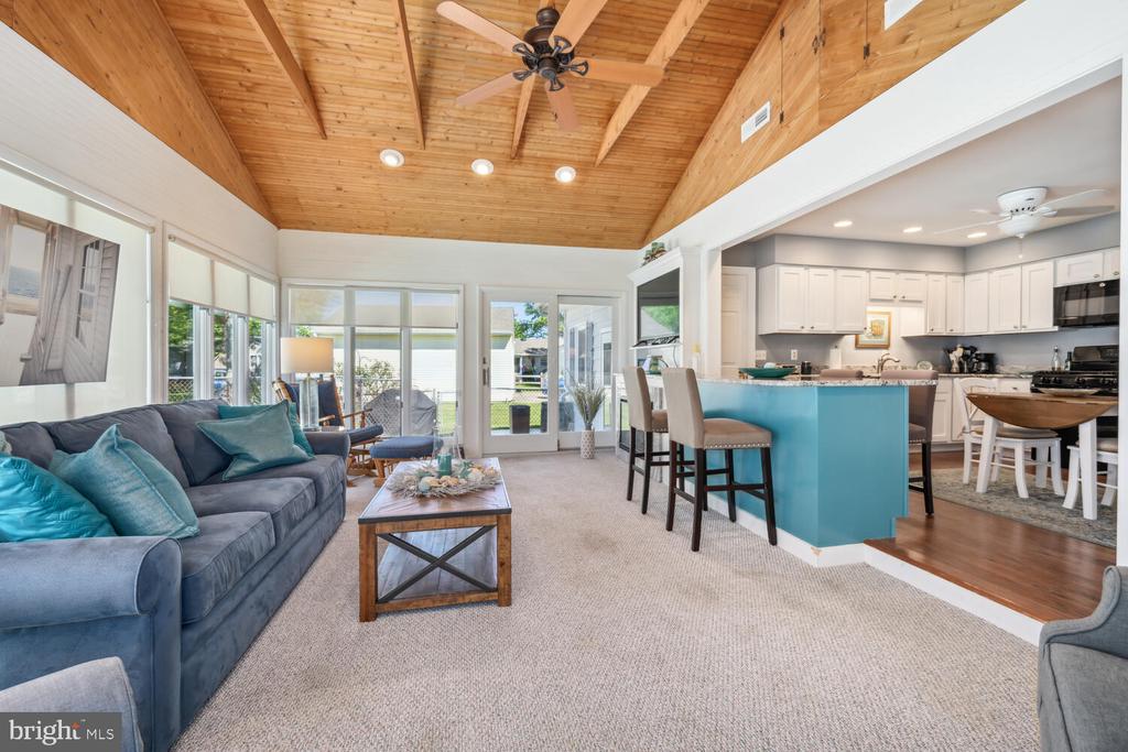 3 Oriole Dr