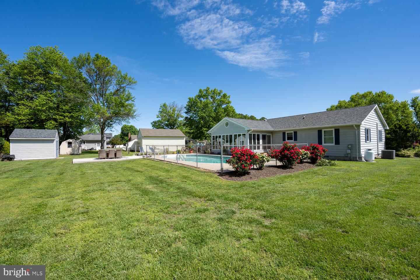 3 Oriole Dr
