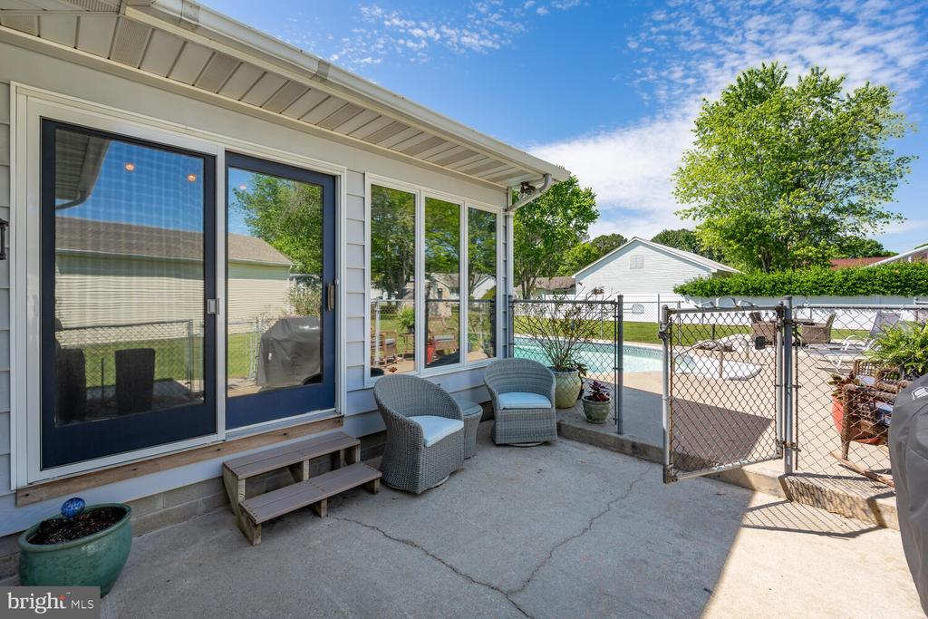 3 Oriole Dr