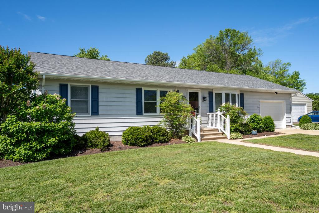 3 Oriole Dr