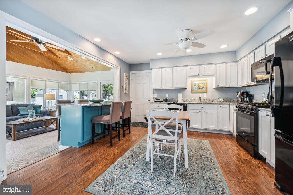 3 Oriole Dr