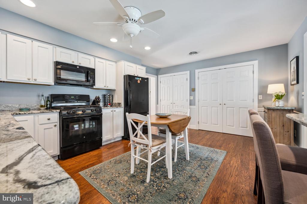 3 Oriole Dr