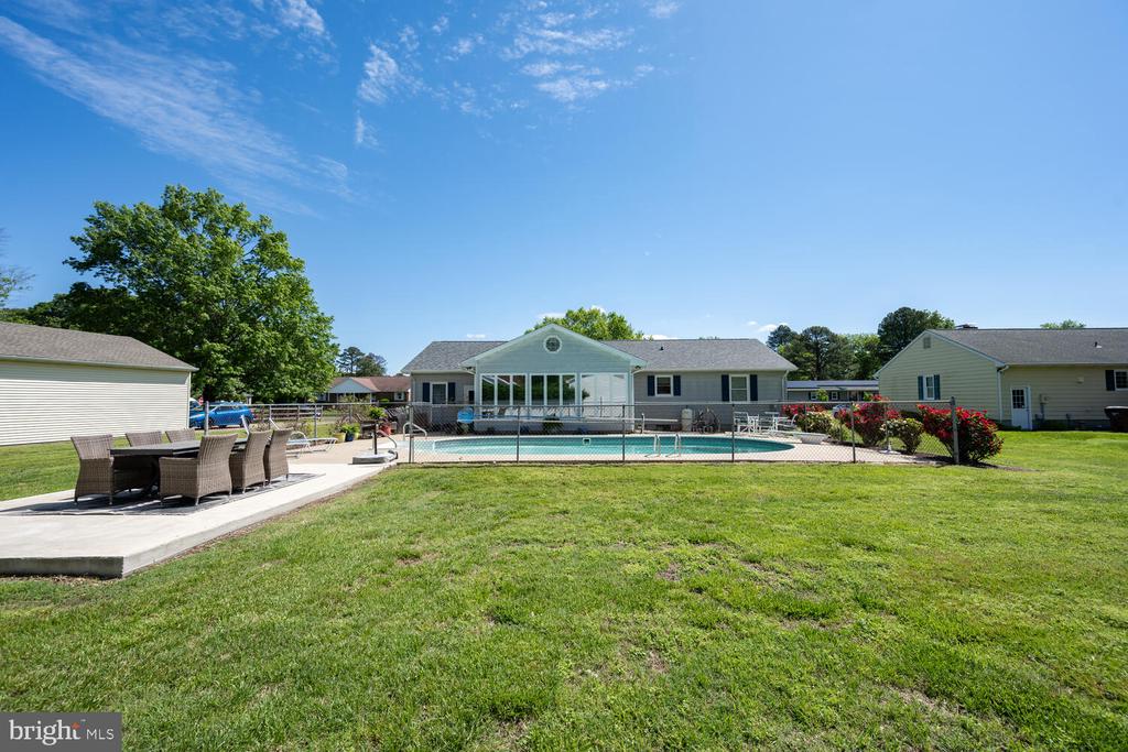 3 Oriole Dr