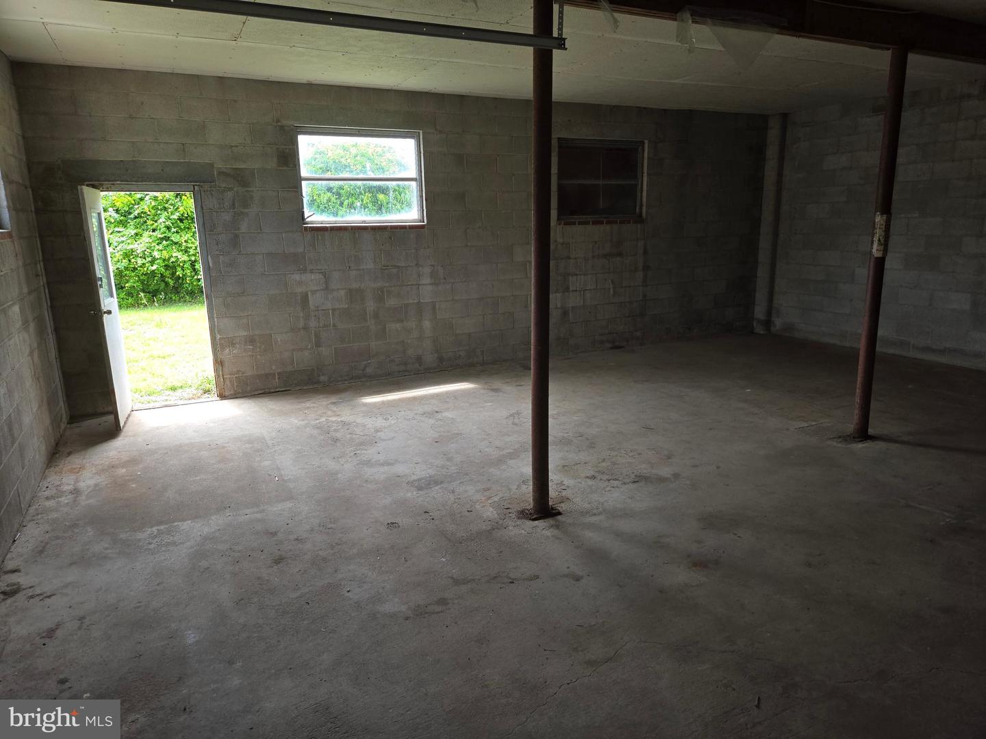 2906 Central Road