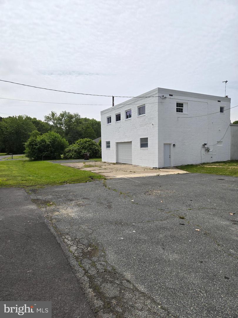 2906 Central Road