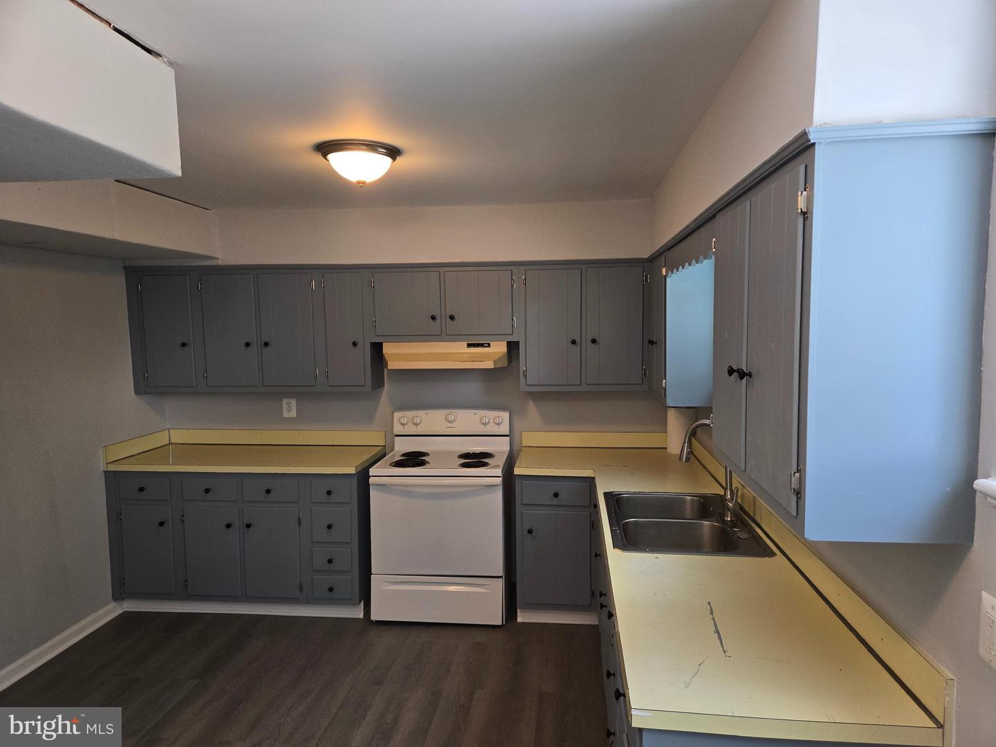 2906 Central Road
