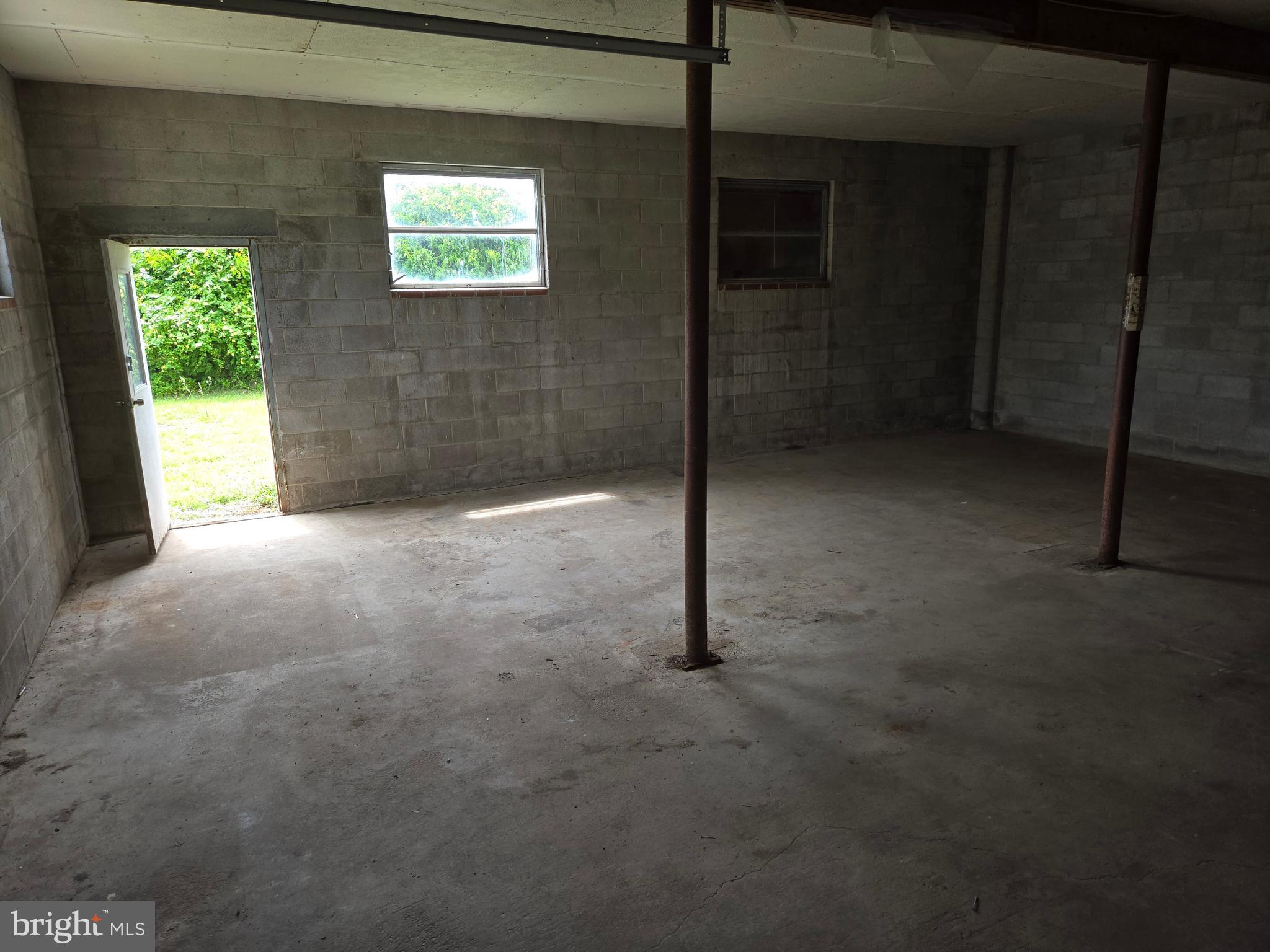 2906 Central Road