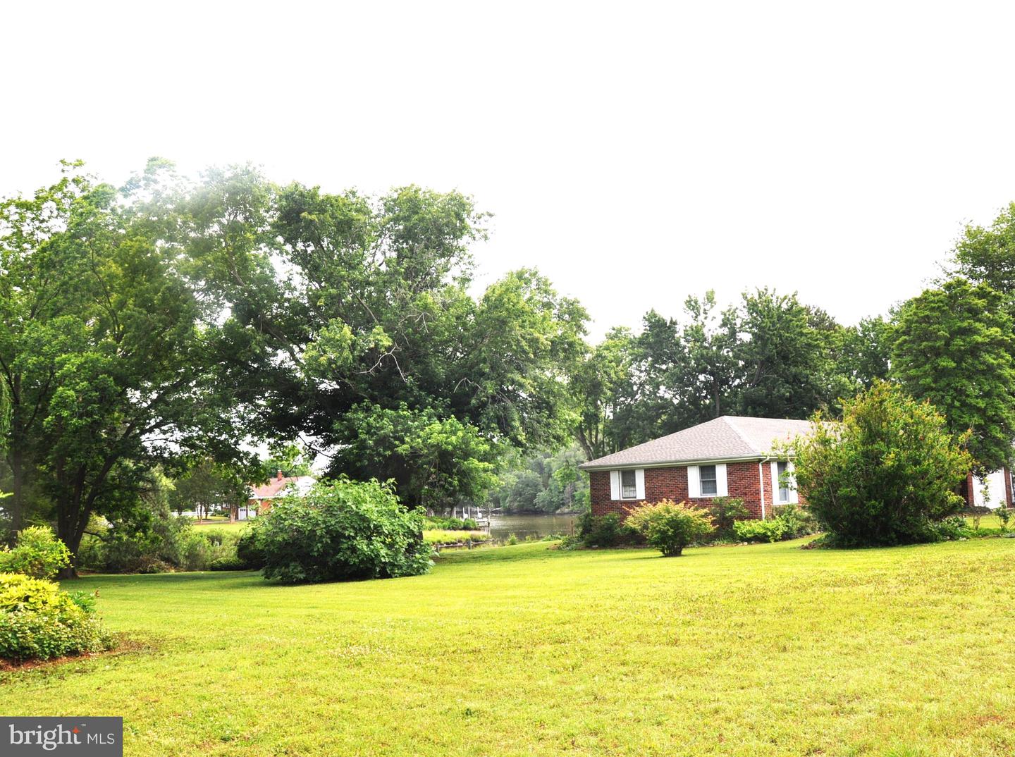 3202 Holly Ln
