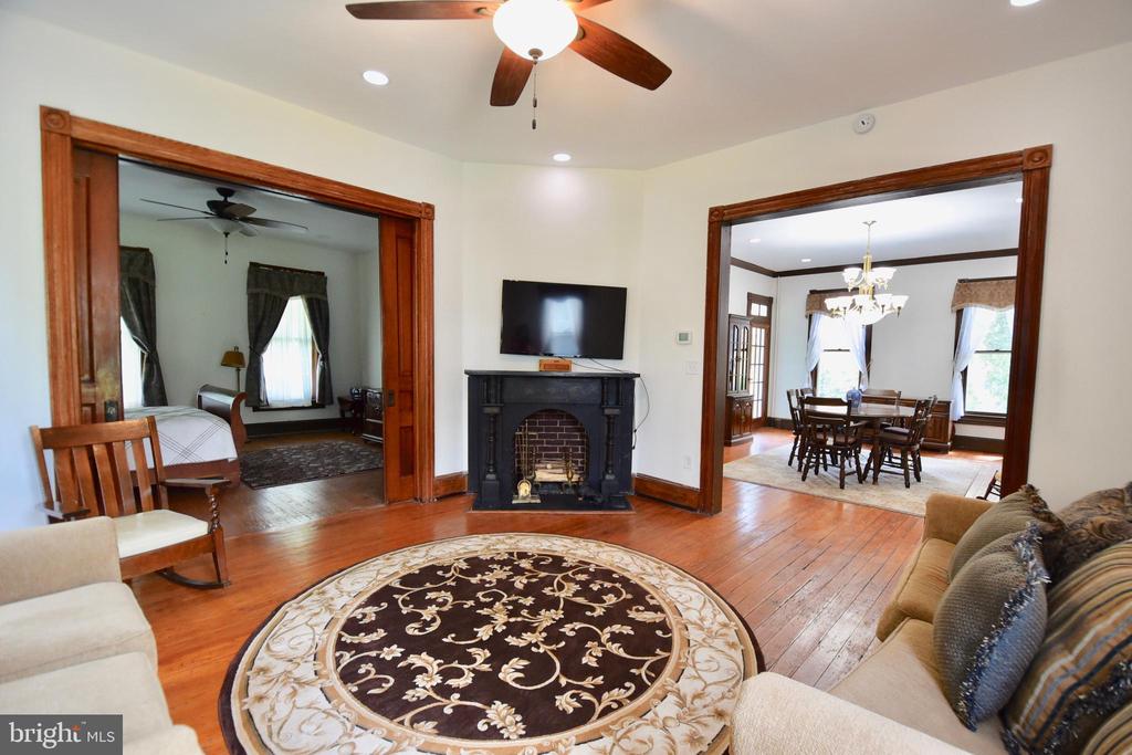 205 OAKLEY ST #1