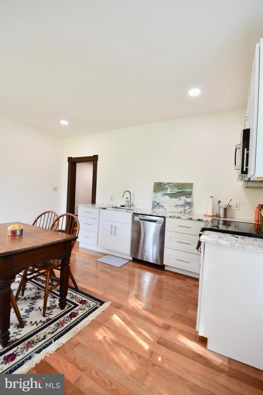 205 OAKLEY ST #1