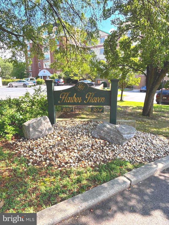 302 Academy St #301a