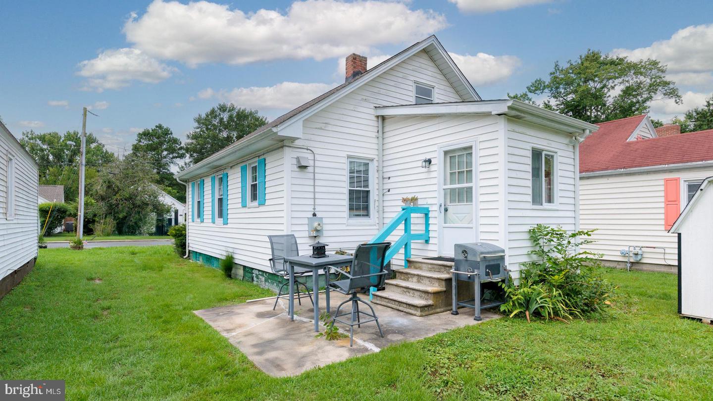 1105 Holland Ave