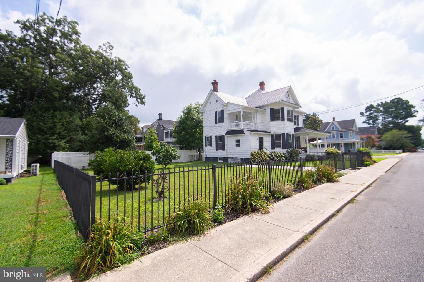 213 Belvedere Ave