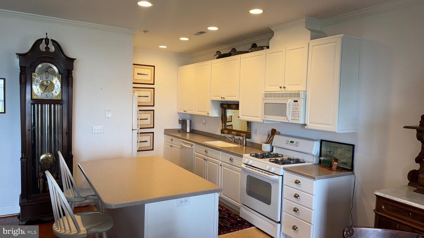 5 Oakley St #102