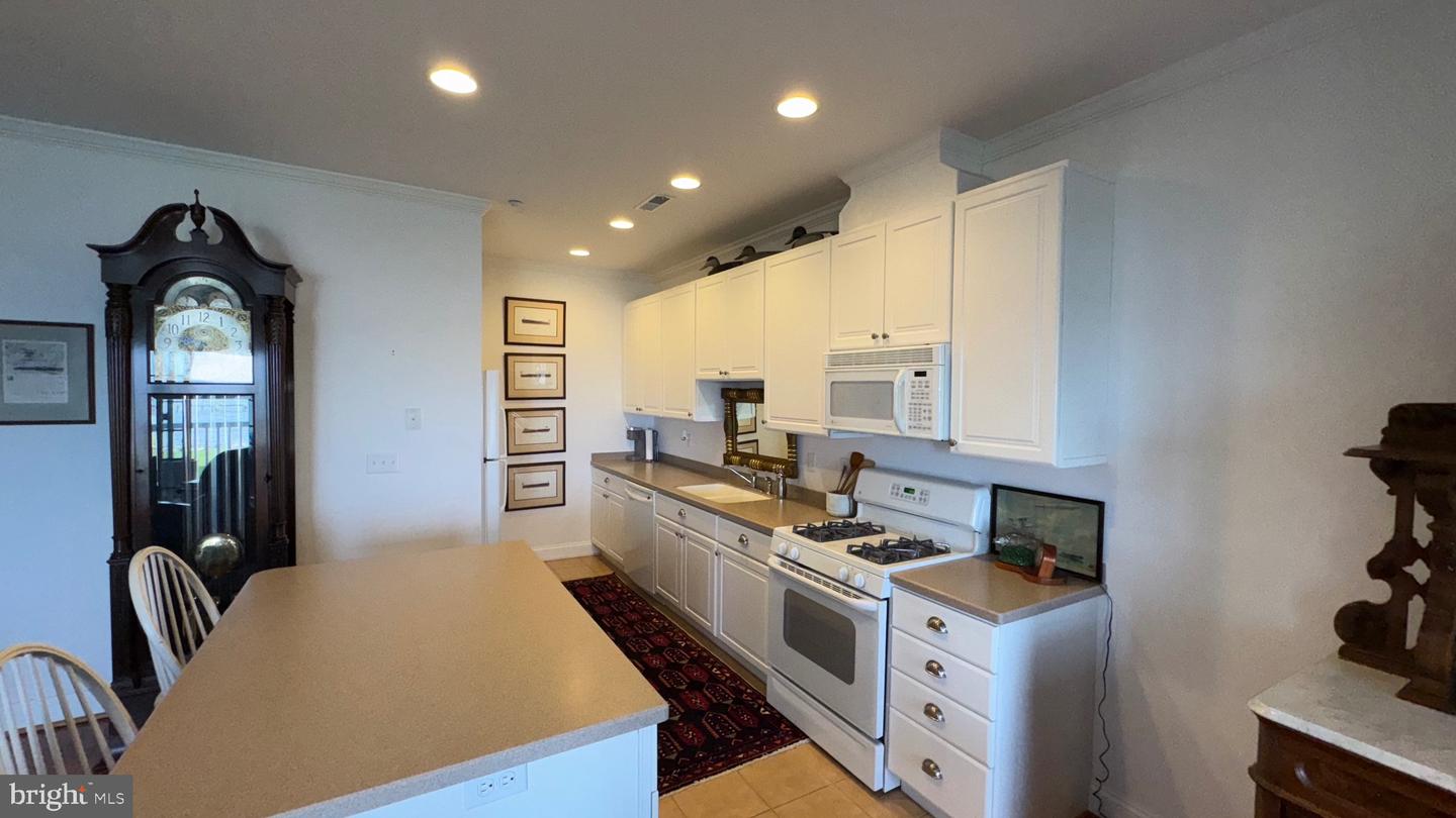 5 Oakley St #102