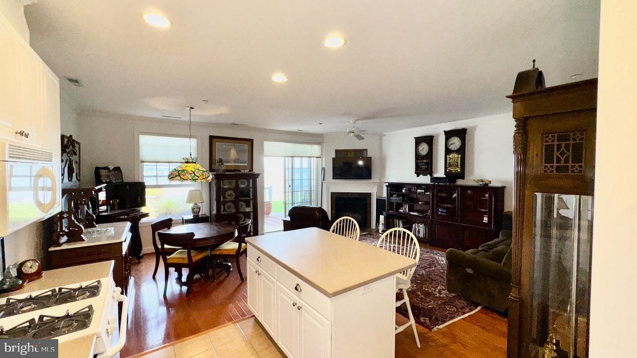5 Oakley St #102