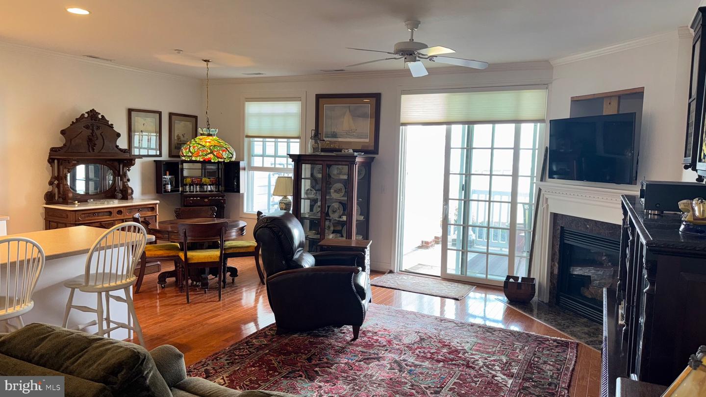 5 Oakley St #102