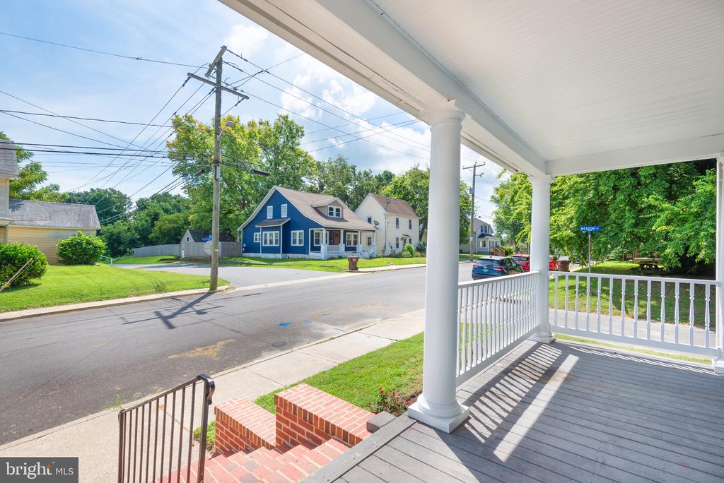 705 Peachblossom Ave